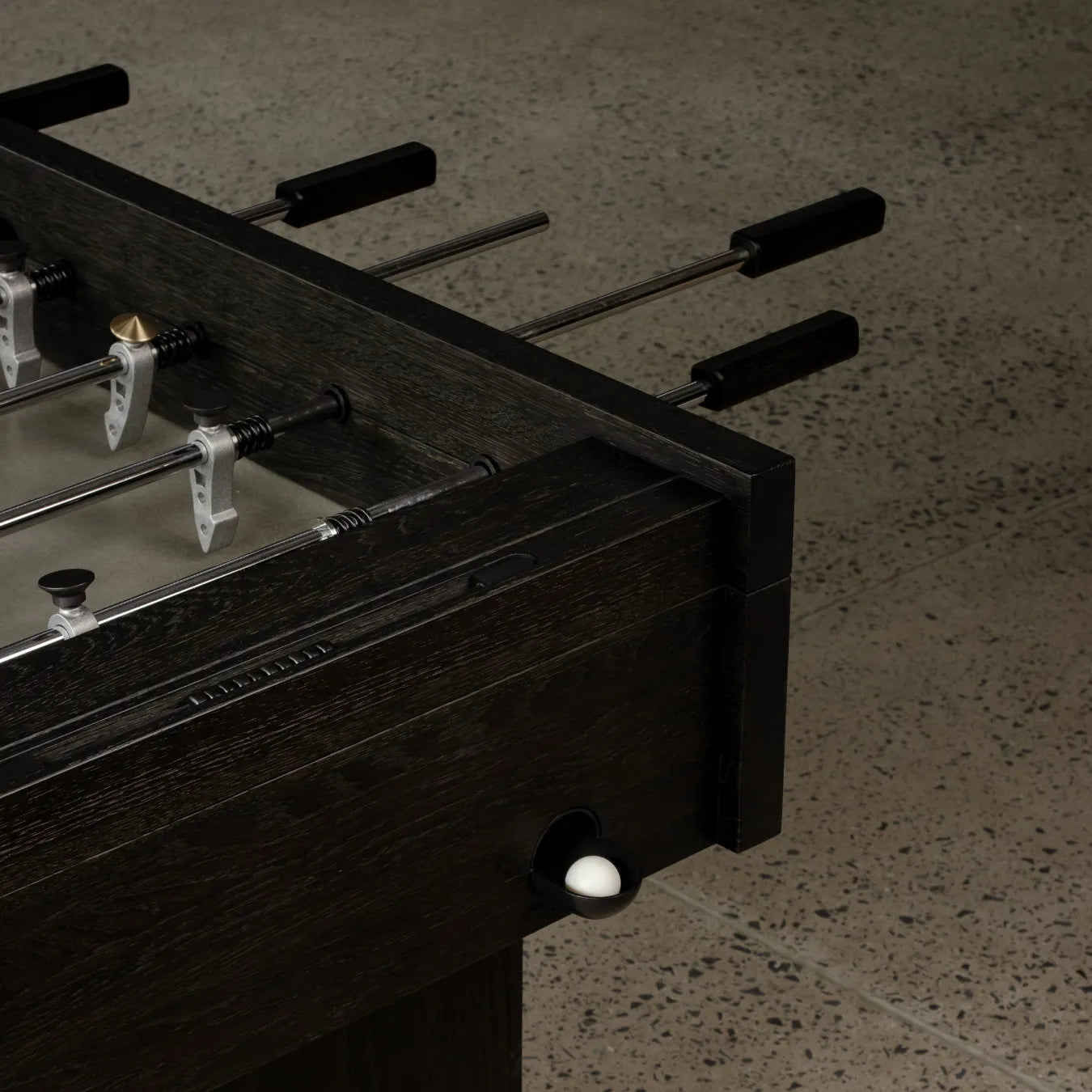 DINH FOOSBALL TABLE